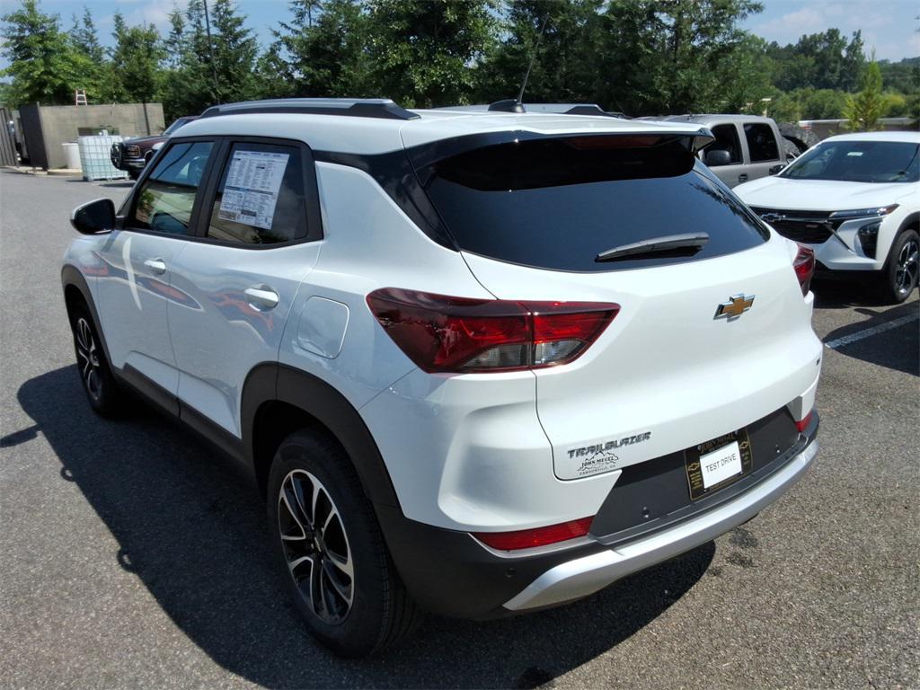 new 2025 Chevrolet TrailBlazer car, priced at $26,218