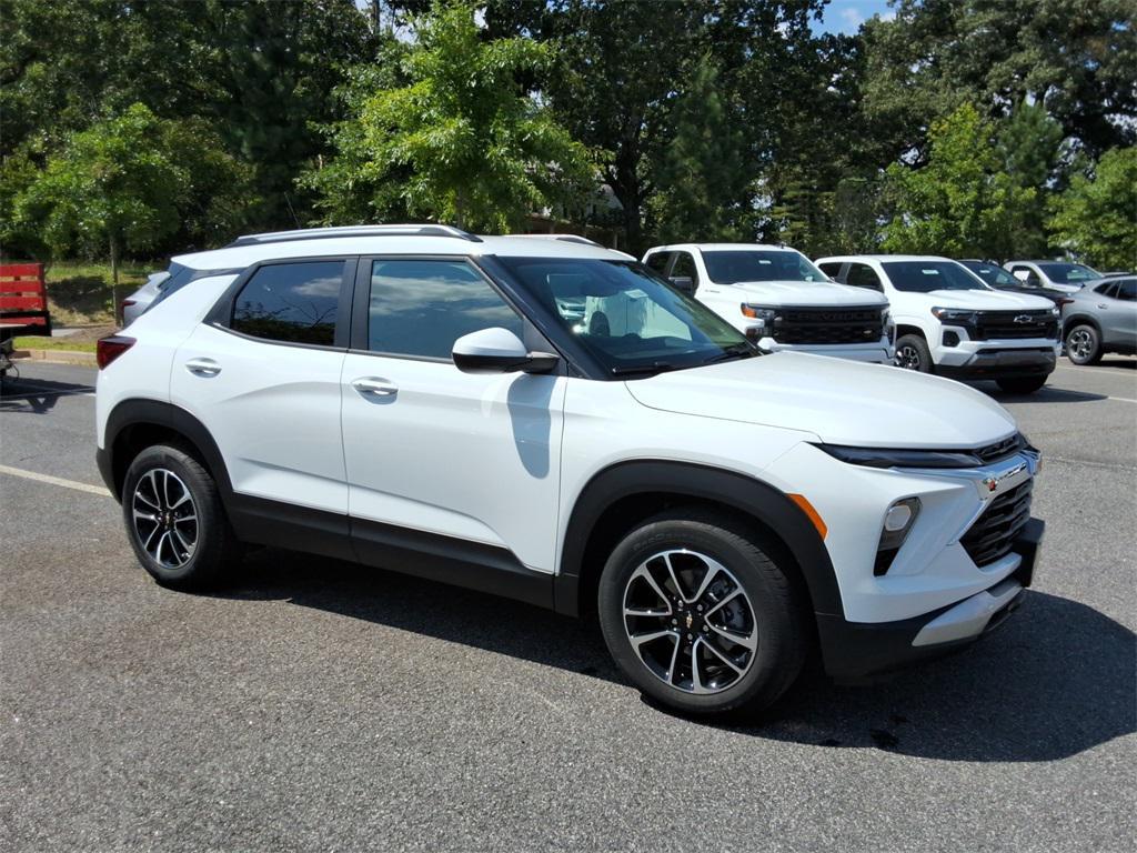 new 2025 Chevrolet TrailBlazer car, priced at $26,218