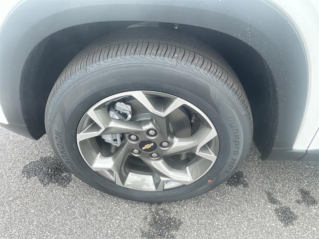 new 2025 Chevrolet Trax car, priced at $25,920