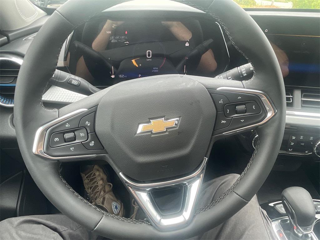 new 2025 Chevrolet Trax car, priced at $25,920