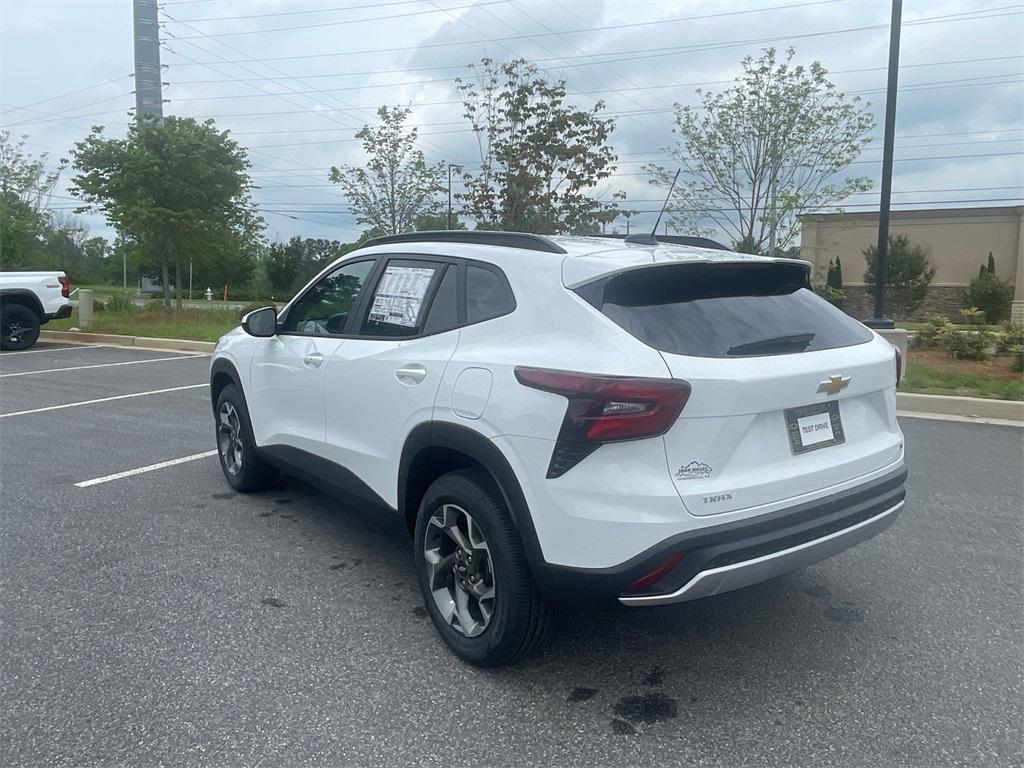 new 2025 Chevrolet Trax car, priced at $25,920