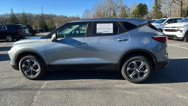 new 2025 Chevrolet Blazer car, priced at $33,679