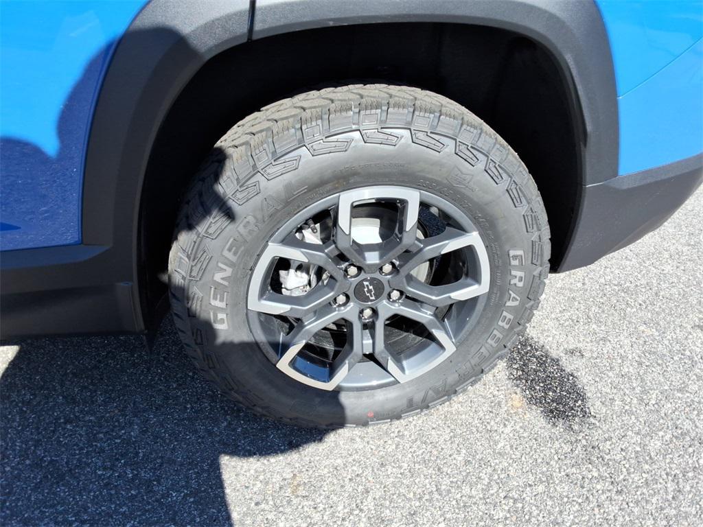 new 2026 Chevrolet Equinox car, priced at $32,379