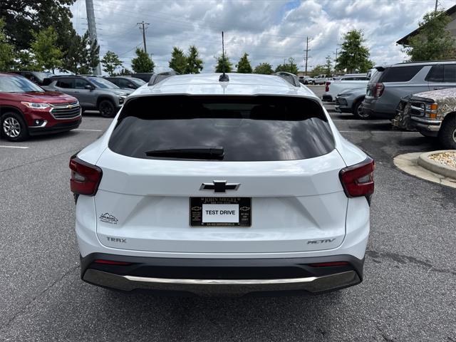 new 2025 Chevrolet Trax car