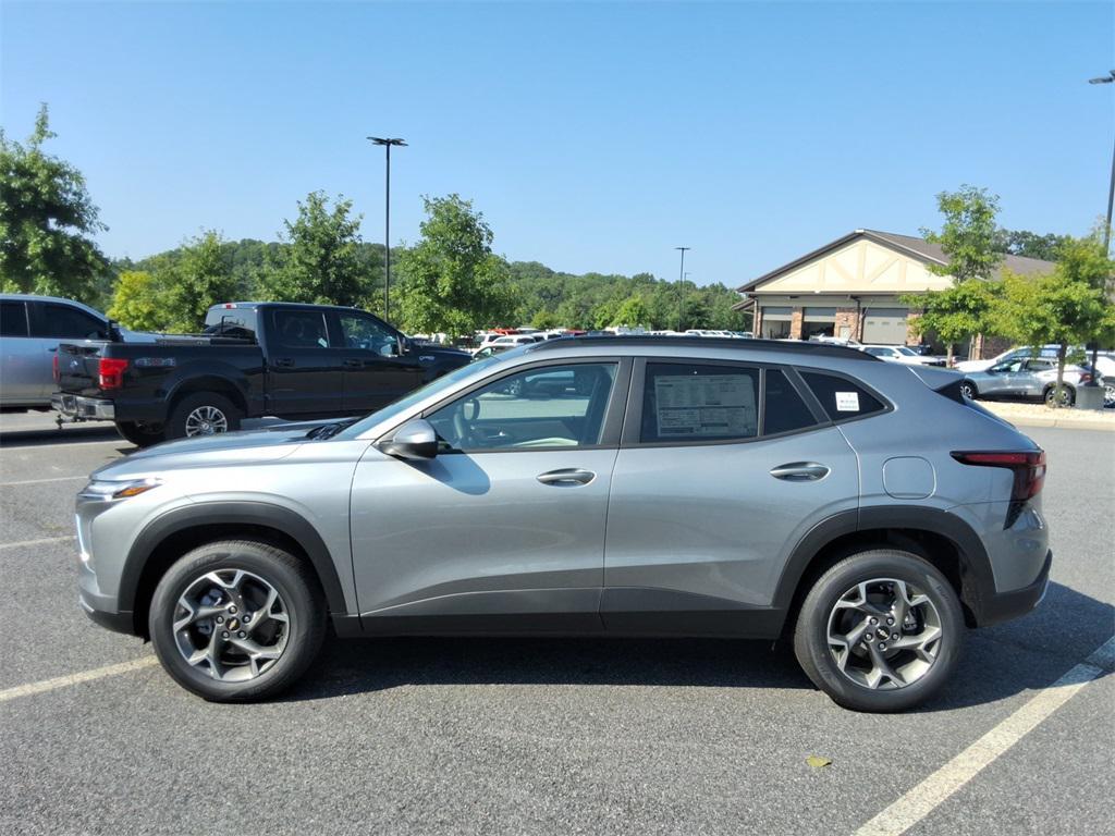 new 2025 Chevrolet Trax car, priced at $23,595