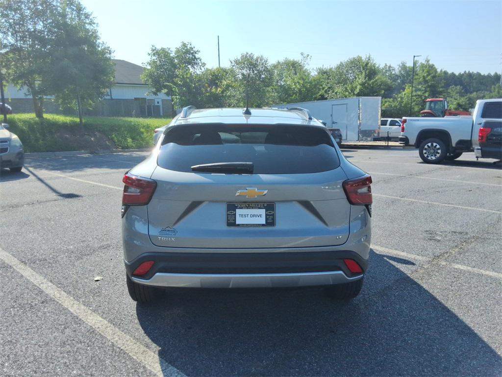 new 2025 Chevrolet Trax car, priced at $23,595