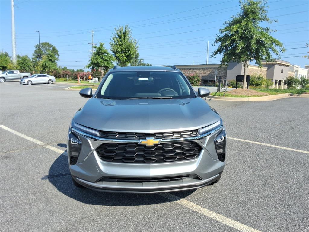new 2025 Chevrolet Trax car, priced at $23,595