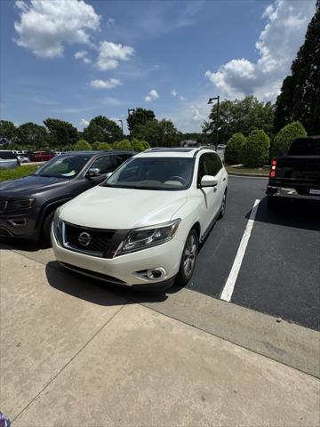 used 2015 Nissan Pathfinder car, priced at $9,999