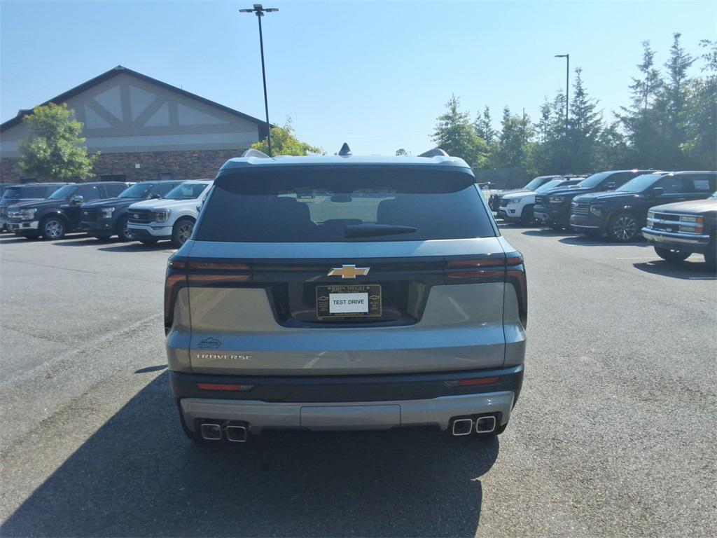 new 2026 Chevrolet Traverse car, priced at $41,430