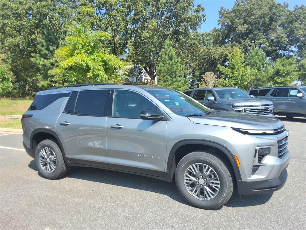 new 2026 Chevrolet Traverse car, priced at $41,430