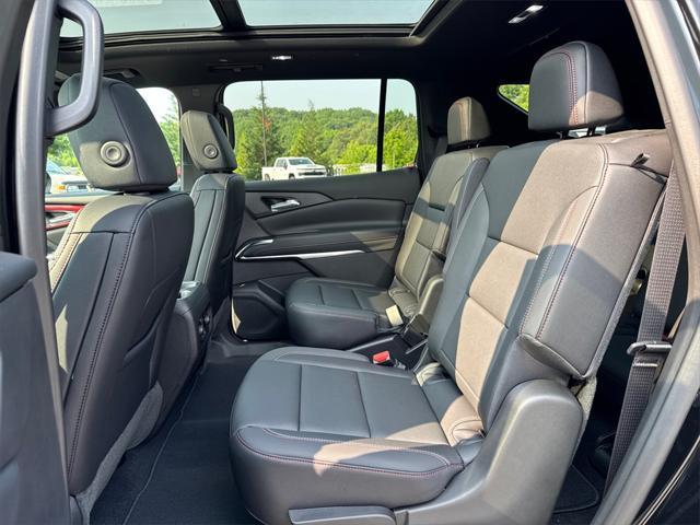 new 2025 Chevrolet Traverse car, priced at $49,201
