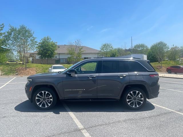 used 2022 Jeep Grand Cherokee car, priced at $38,433