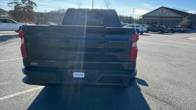 new 2025 Chevrolet Silverado 1500 car, priced at $45,043