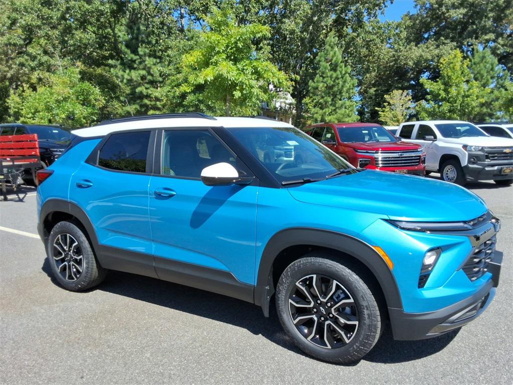 new 2025 Chevrolet TrailBlazer car, priced at $29,770