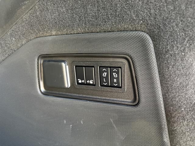 used 2022 Cadillac Escalade car, priced at $68,355