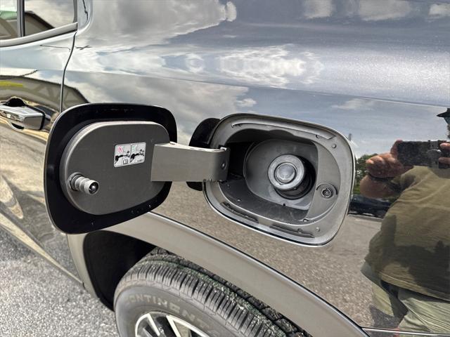 new 2025 Chevrolet Traverse car, priced at $47,441