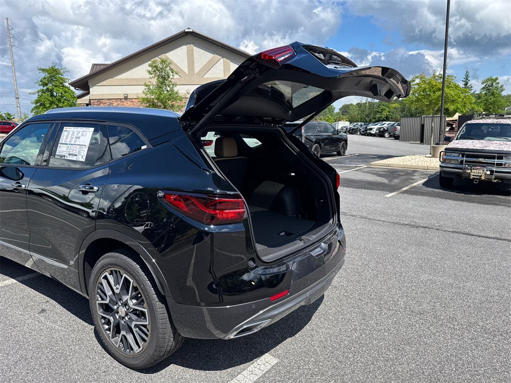 new 2025 Chevrolet Blazer car, priced at $41,670