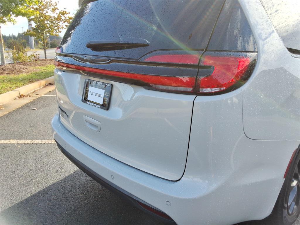 used 2021 Chrysler Pacifica car, priced at $19,599