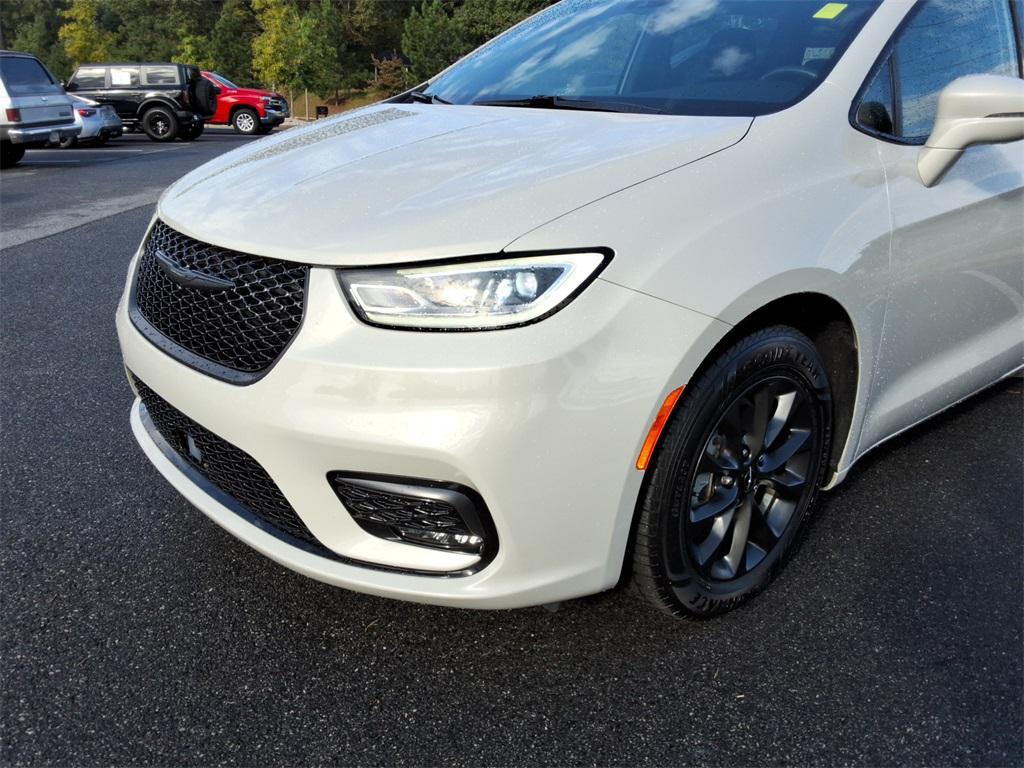 used 2021 Chrysler Pacifica car, priced at $19,599