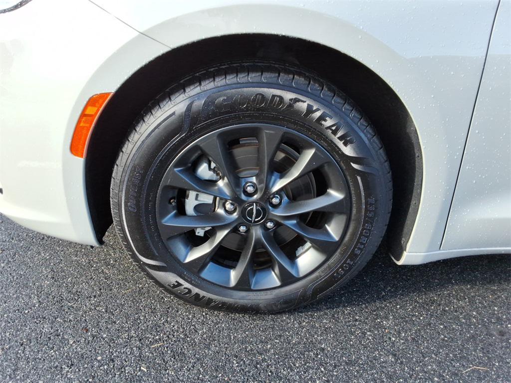 used 2021 Chrysler Pacifica car, priced at $19,599