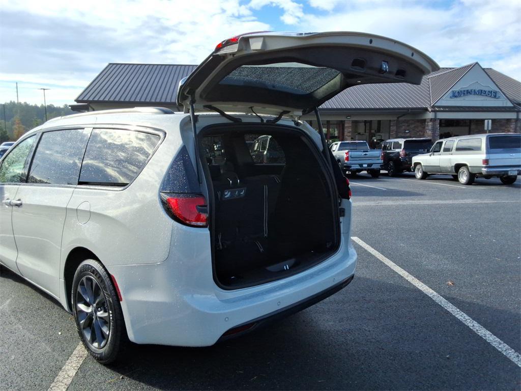 used 2021 Chrysler Pacifica car, priced at $19,599
