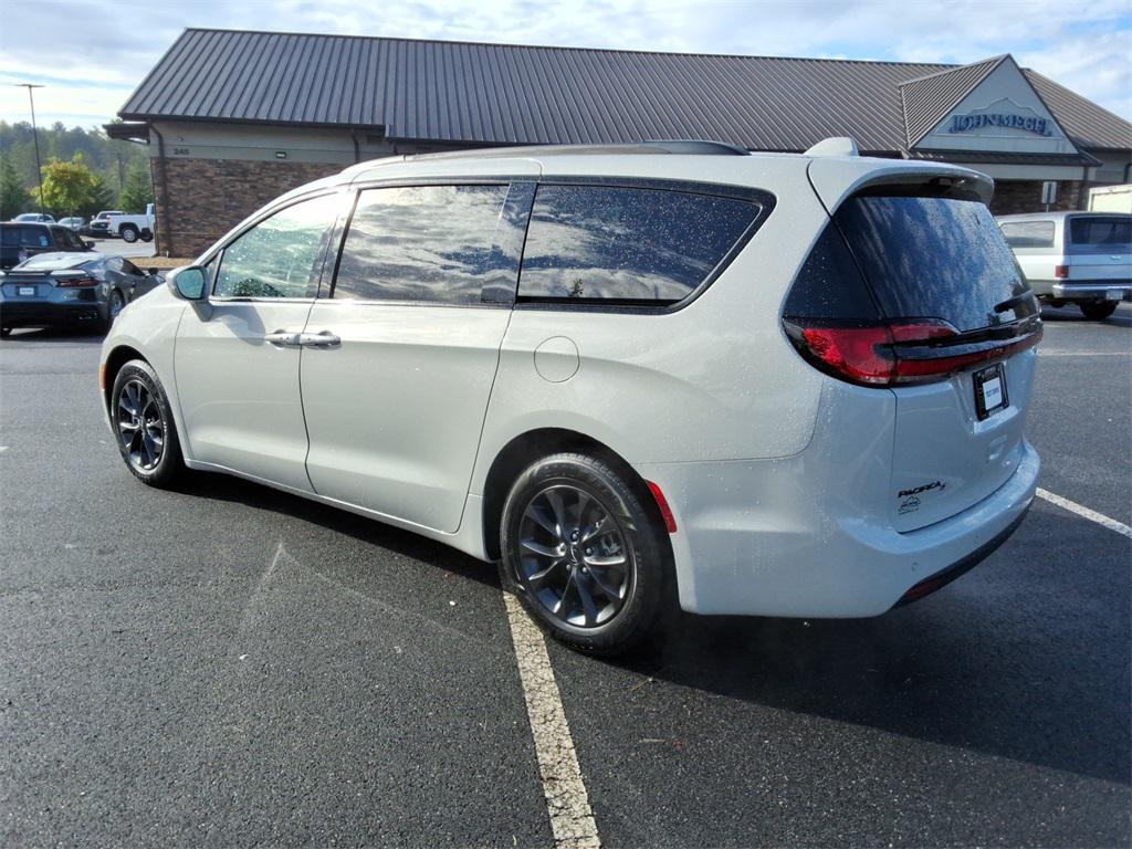 used 2021 Chrysler Pacifica car, priced at $19,599