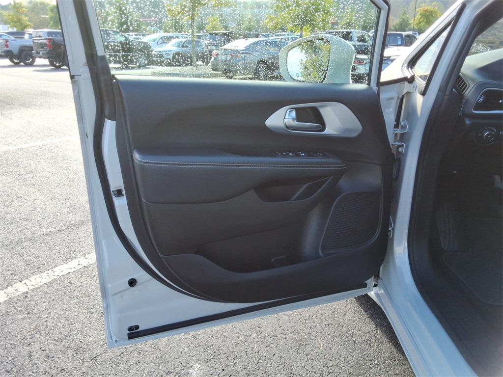 used 2021 Chrysler Pacifica car, priced at $19,599