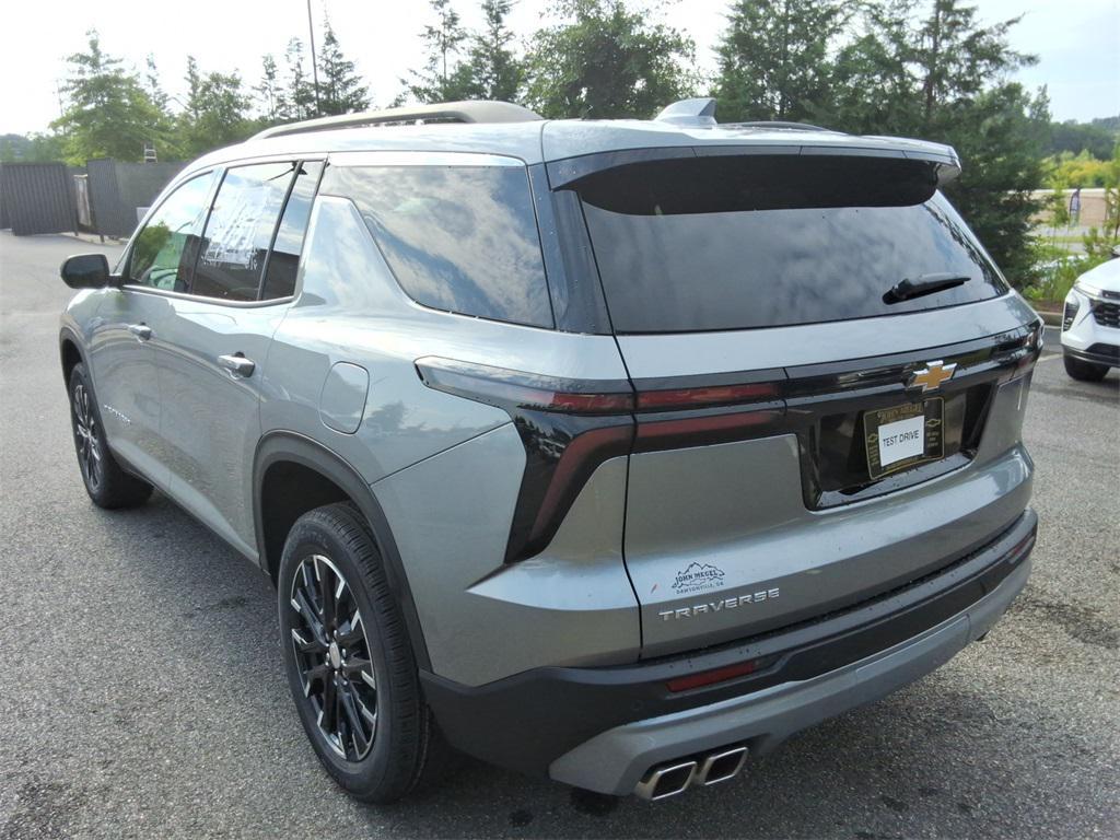 new 2026 Chevrolet Traverse car, priced at $43,743