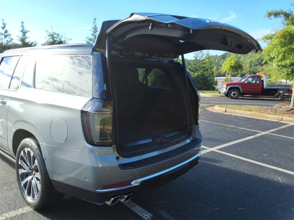 new 2025 Chevrolet Suburban car, priced at $87,704