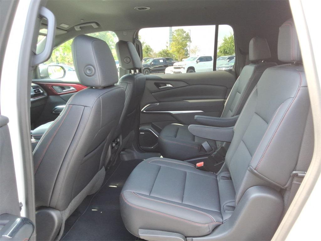 used 2024 Chevrolet Traverse car, priced at $45,999