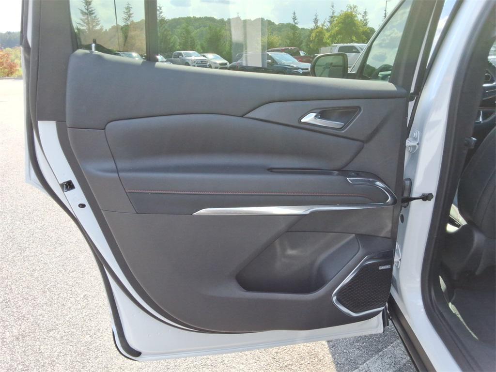 used 2024 Chevrolet Traverse car, priced at $45,999