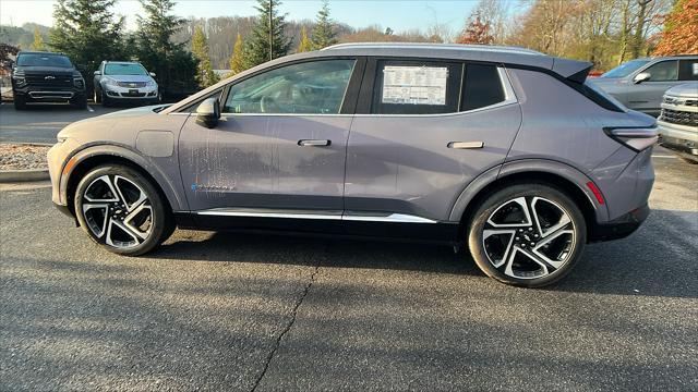 new 2025 Chevrolet Equinox car, priced at $40,238