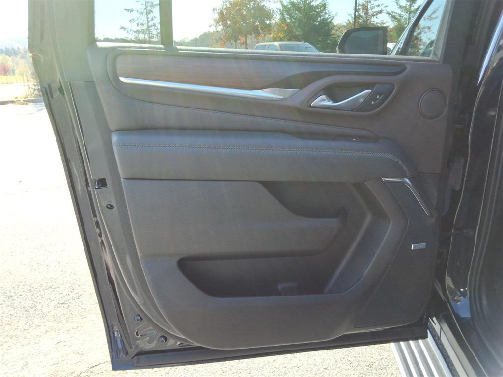 used 2021 GMC Yukon XL car, priced at $39,995