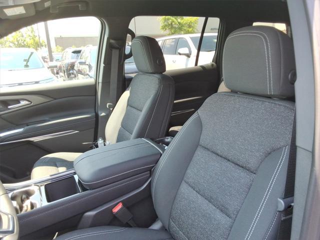 new 2025 Chevrolet Traverse car, priced at $41,396