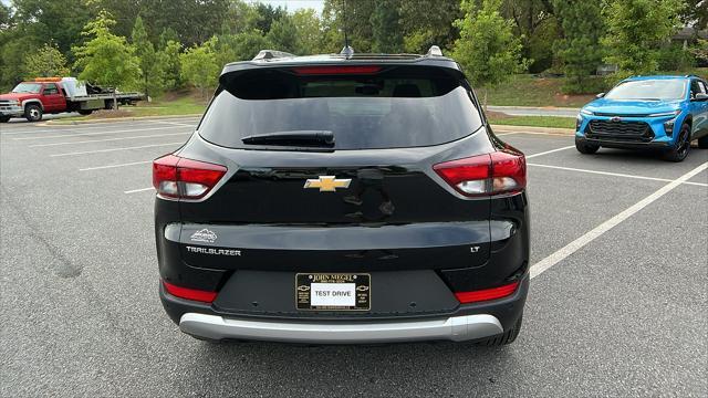 new 2025 Chevrolet TrailBlazer car, priced at $27,359