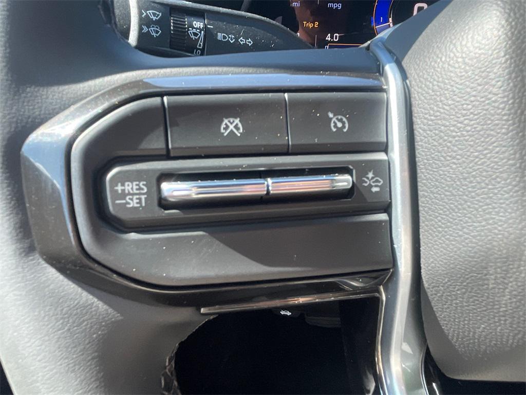 new 2025 Chevrolet Colorado car, priced at $33,623