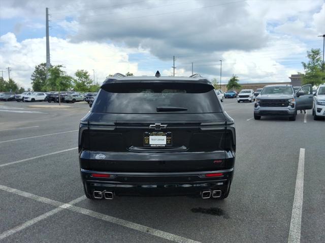 new 2025 Chevrolet Traverse car, priced at $55,300