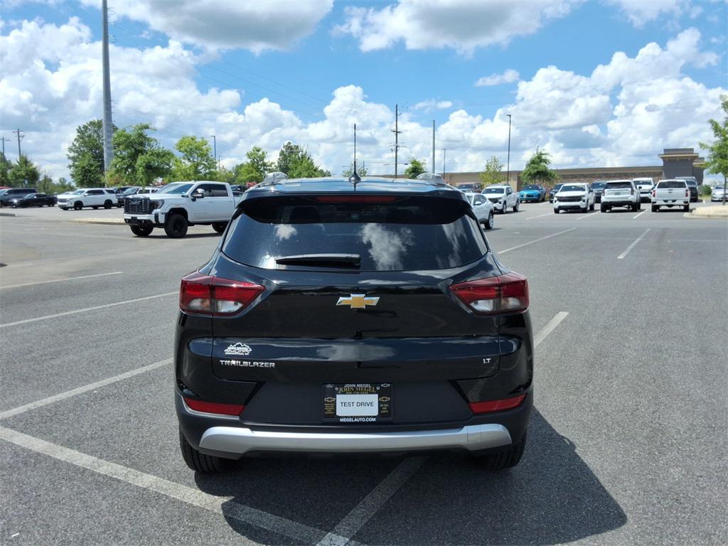 new 2026 Chevrolet TrailBlazer car, priced at $25,452