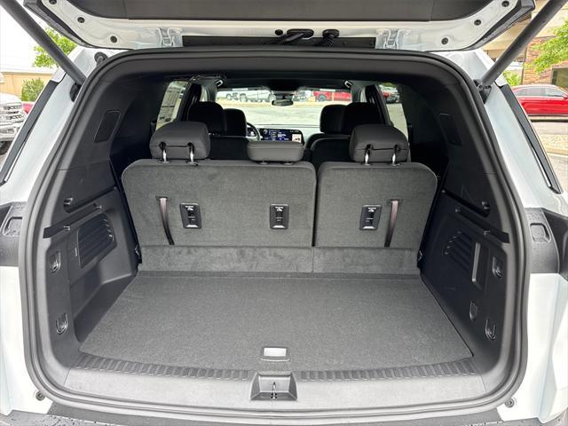new 2025 Chevrolet Traverse car, priced at $43,510
