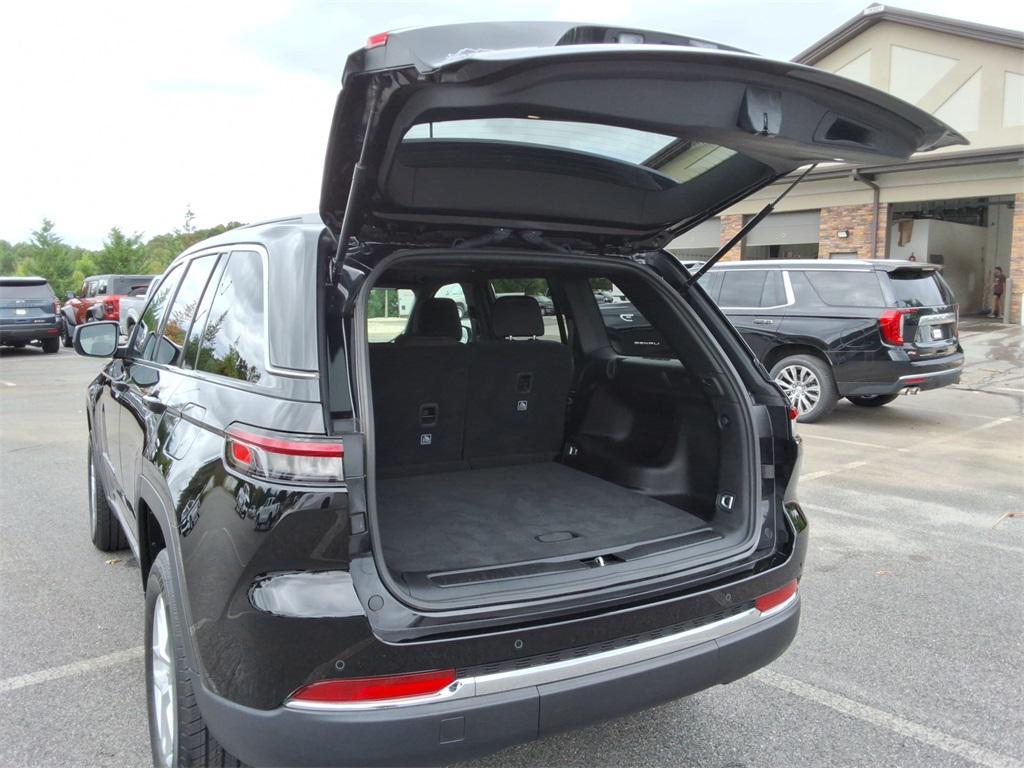 used 2024 Jeep Grand Cherokee car, priced at $31,375