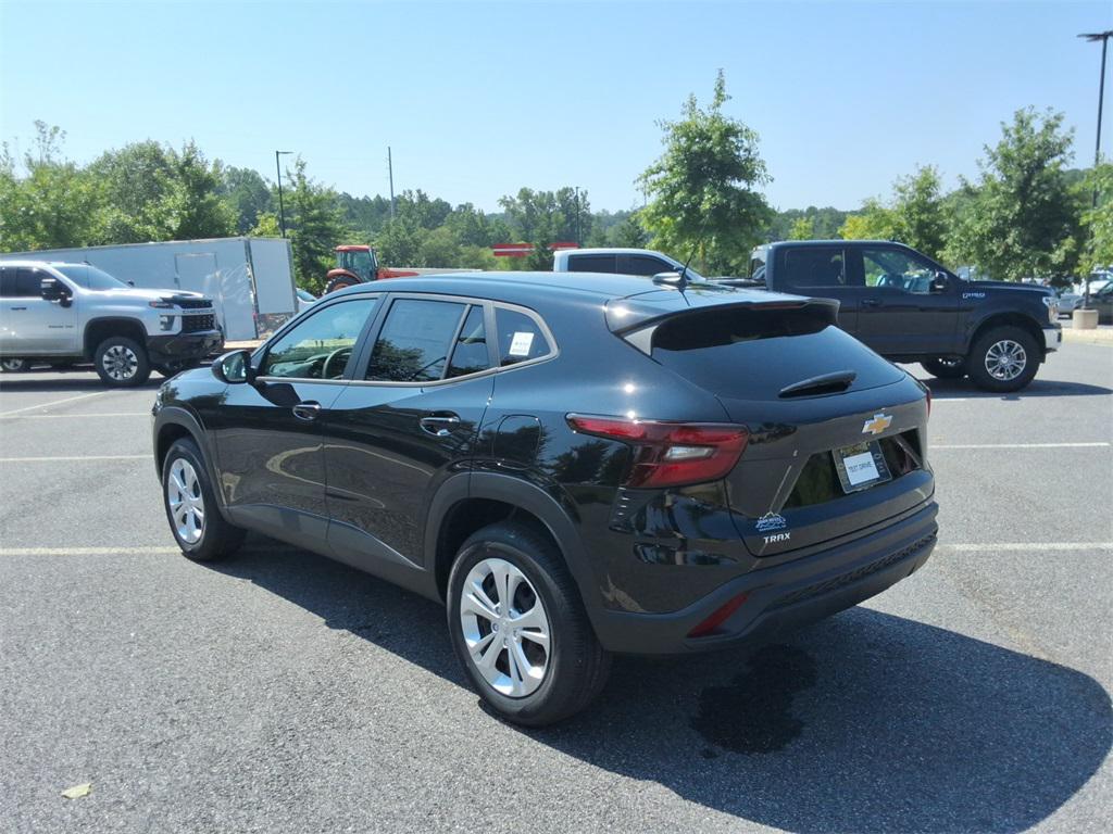 new 2025 Chevrolet Trax car, priced at $21,395