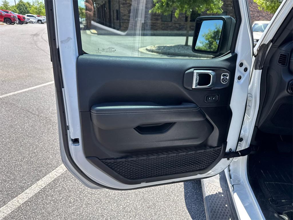 used 2021 Jeep Gladiator car, priced at $31,455