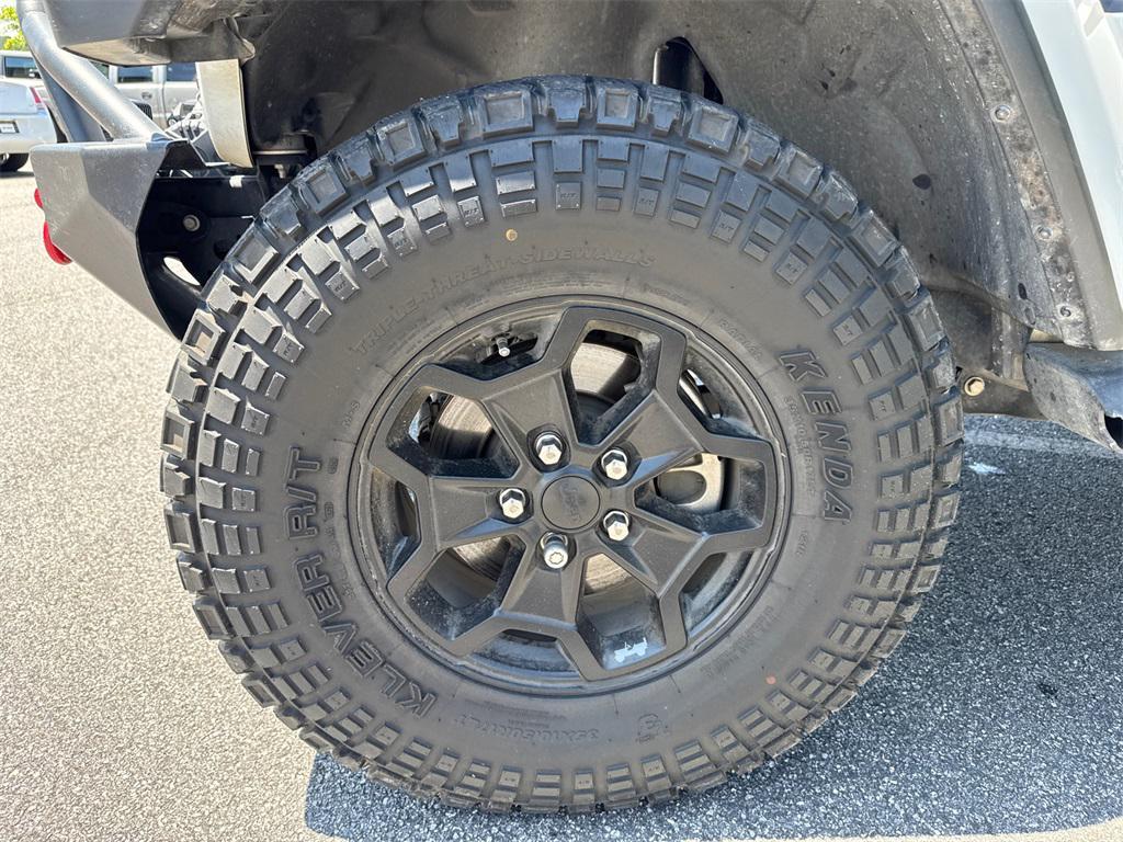 used 2021 Jeep Gladiator car, priced at $31,455