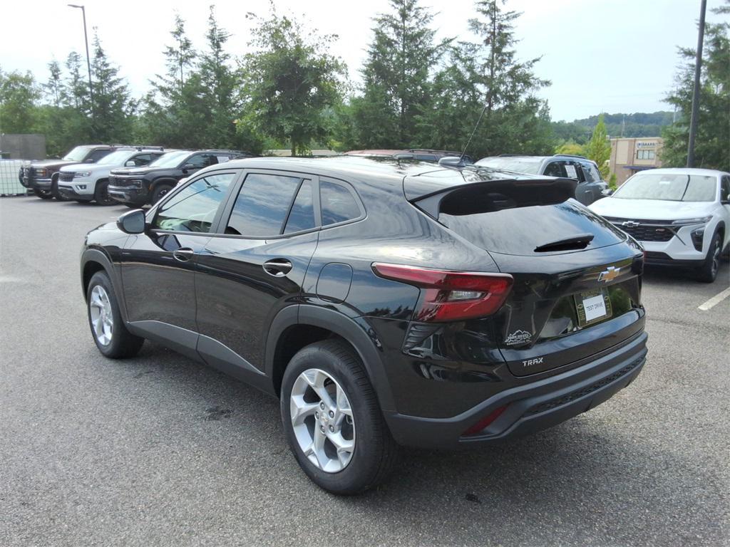 new 2025 Chevrolet Trax car, priced at $22,390