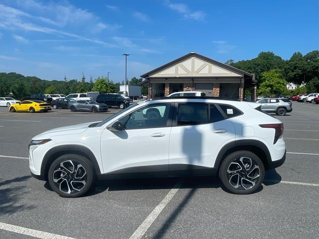 new 2025 Chevrolet Trax car, priced at $25,749