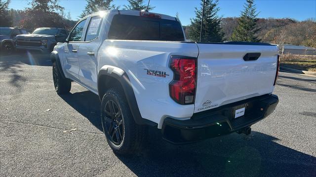 new 2024 Chevrolet Colorado car, priced at $39,605