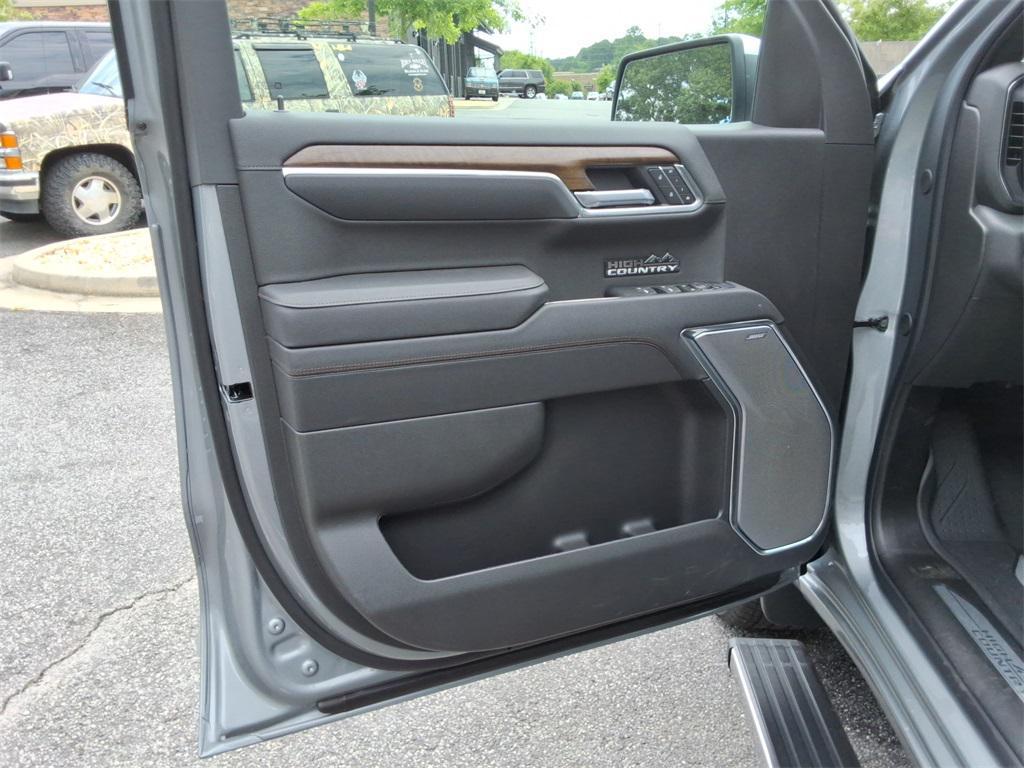 new 2025 Chevrolet Silverado 1500 car, priced at $72,604