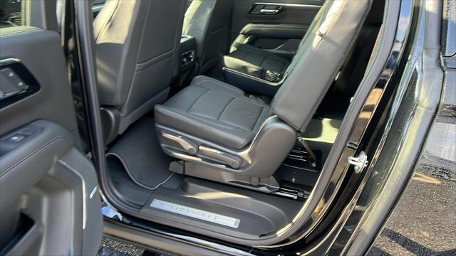 new 2025 Chevrolet Suburban car, priced at $77,625