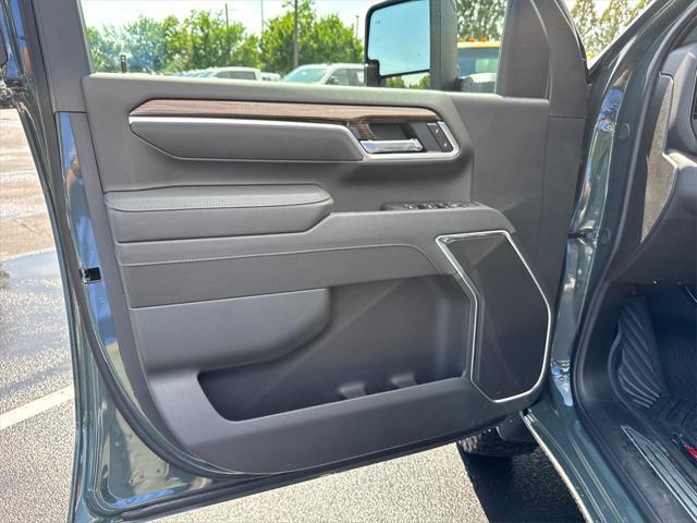 new 2025 Chevrolet Silverado 2500 car, priced at $70,896