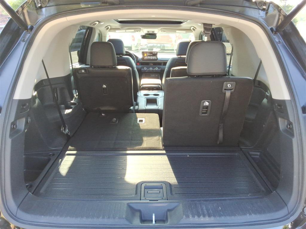 used 2023 Honda Pilot car, priced at $43,588